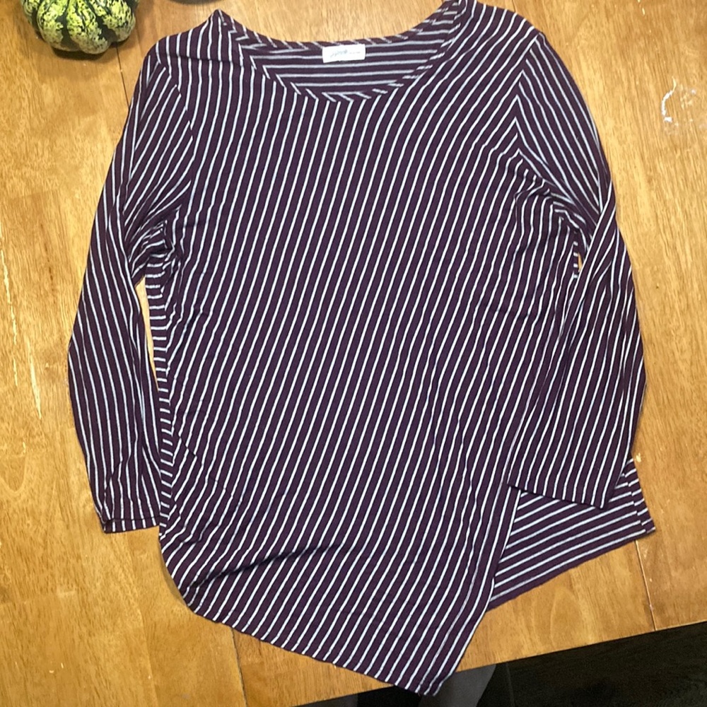 Jaclyn Smith long sleeve shirt deep purple asymmetrical hem fits like XL